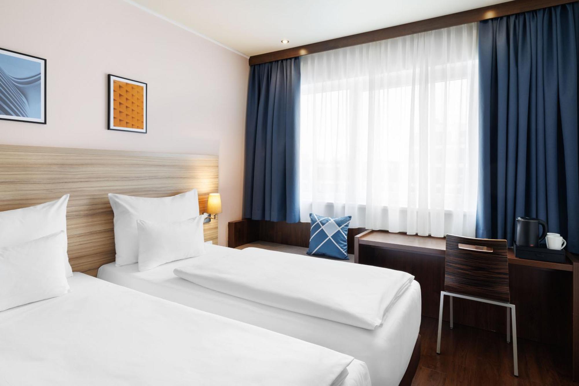 Standard Twin Room Two Twin Beds